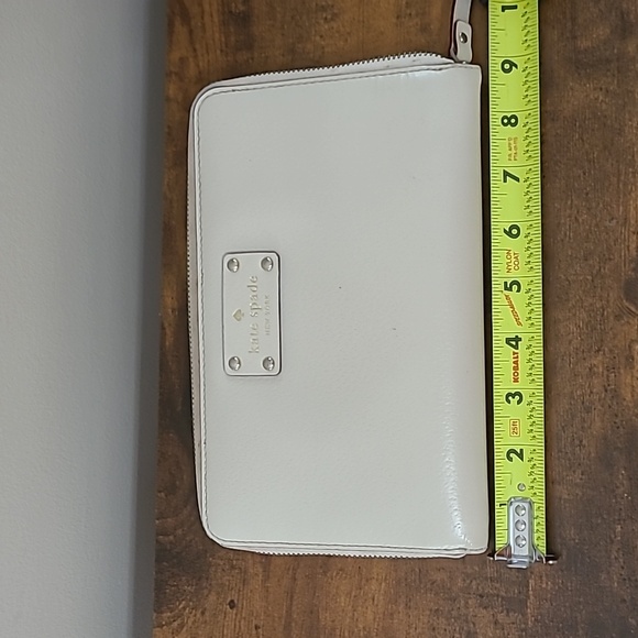 Kate Spade Cream Leather Zip Wallet - Picture 10 of 12